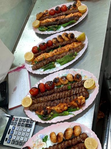 عکس کبابی جوان