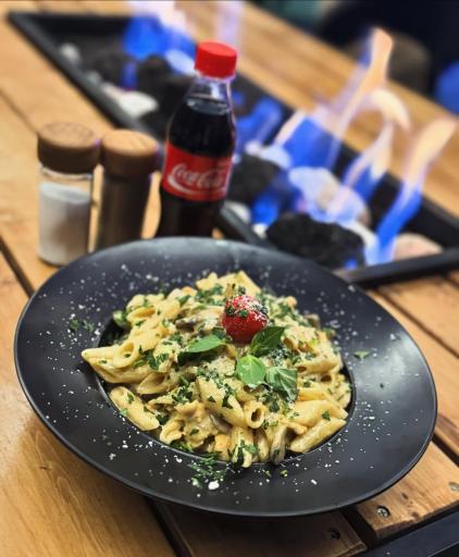 عکس کافه رستوران نیکی رز