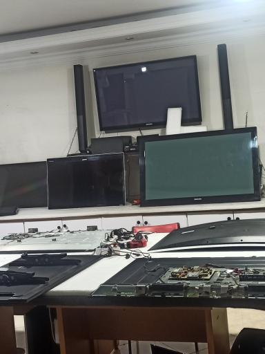 عکس تعمیرات تلویزیون
