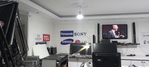 عکس تعمیرات تلویزیون