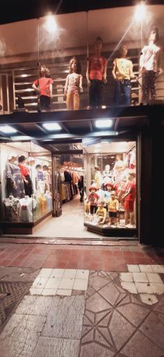 عکس پوشاک زنانه و بچگانه آلما