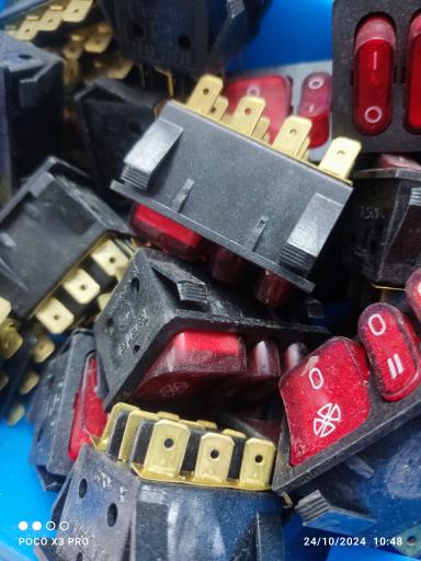 عکس دنیای قطعات یدکی لوازم خانگی فلاحزاده