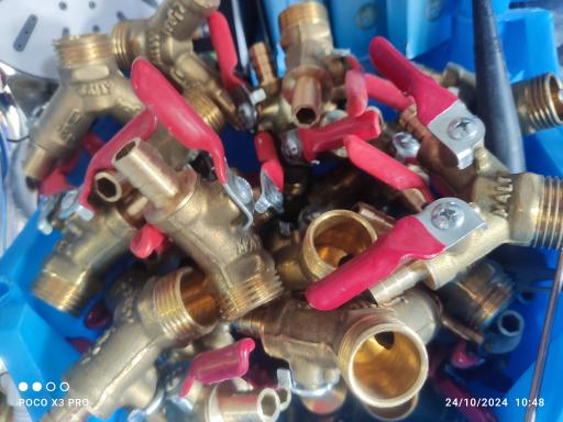 عکس دنیای قطعات یدکی لوازم خانگی فلاحزاده