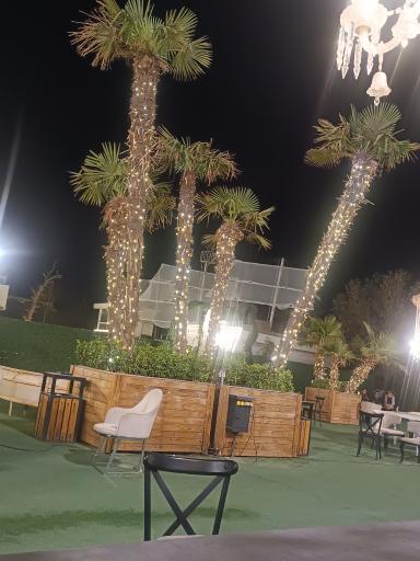 عکس باغ تالار مجنون