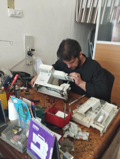 عکس تعمیرات چرخ خیاطی سعادت پور