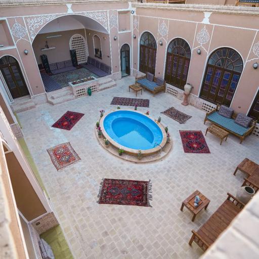 عکس عمارت کاچار