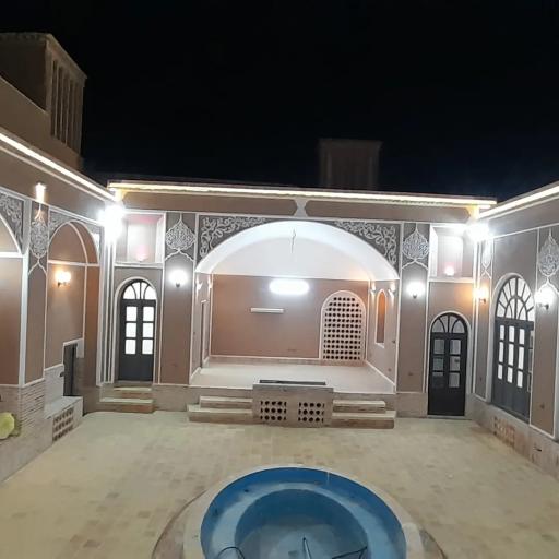 عکس عمارت کاچار