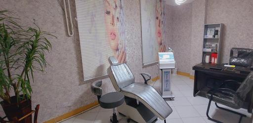 عکس کلینیک زیبایی و کاشت مو و ابرو ابریشم شهرقدس
