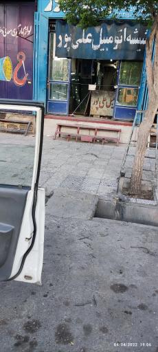 عکس شیشه اتومبیل علی پور