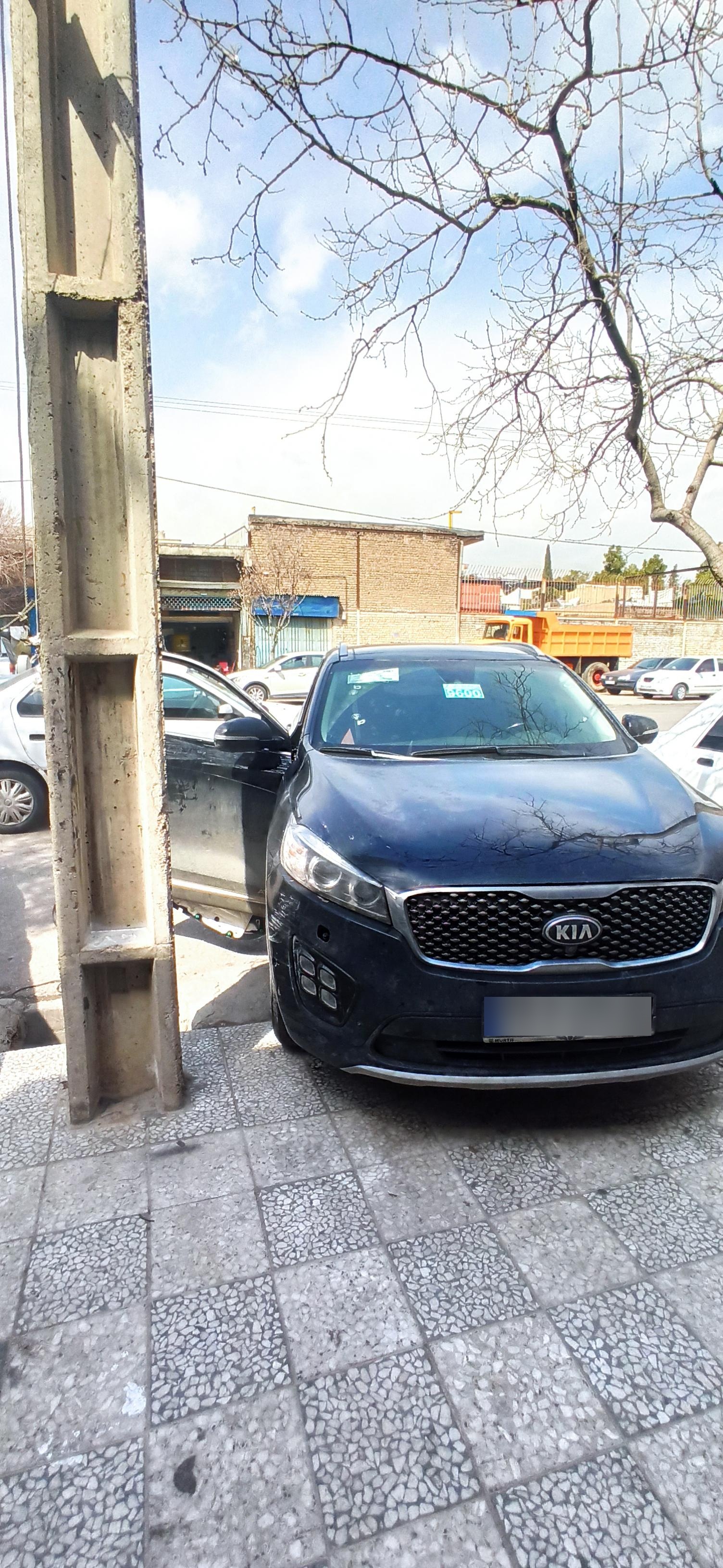 عکس شیشه اتومبیل علی پور