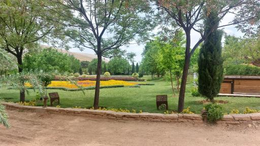 عکس باغ گل های شیراز