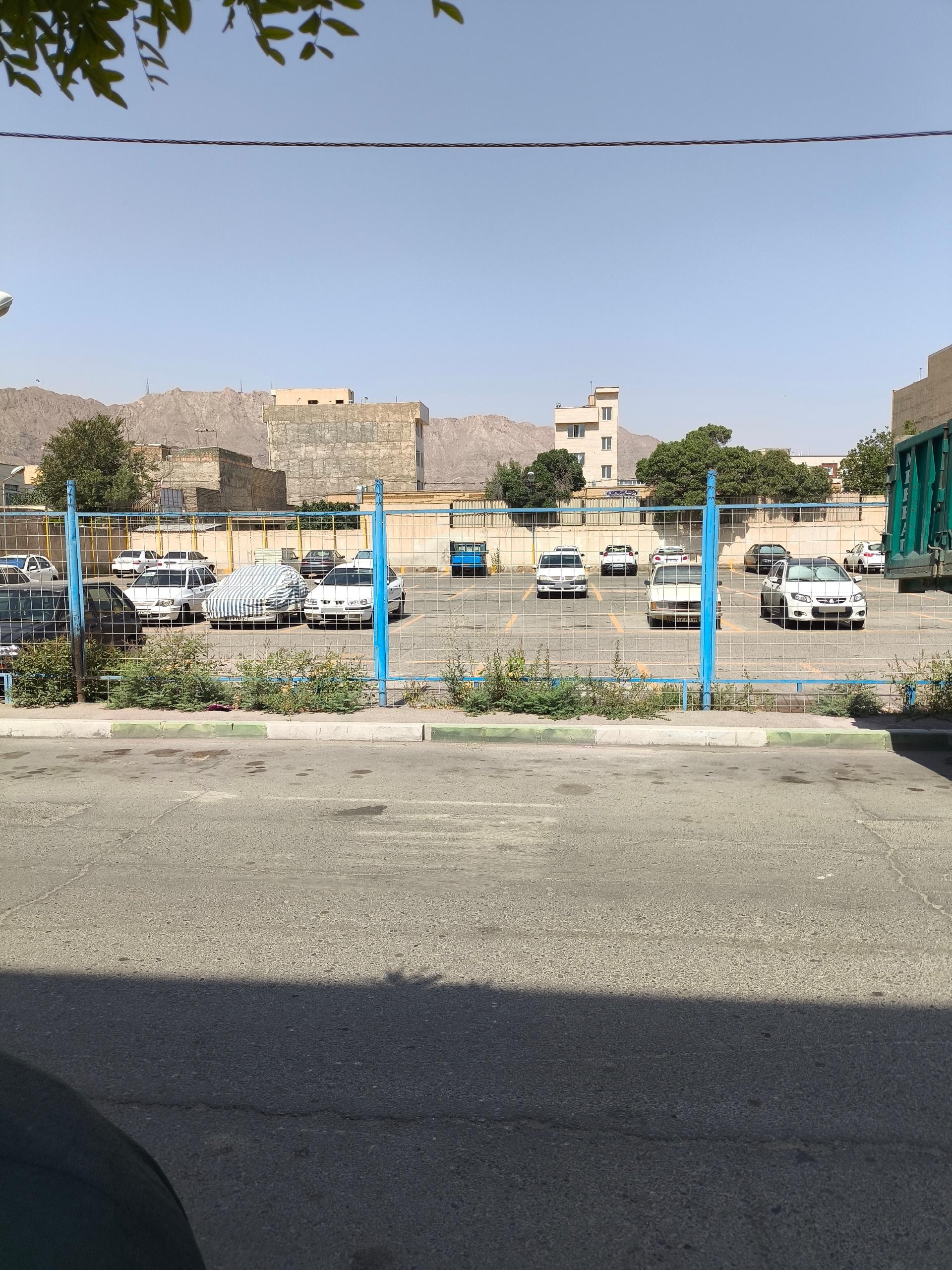 عکس پارکینگ شرکت مارگارین