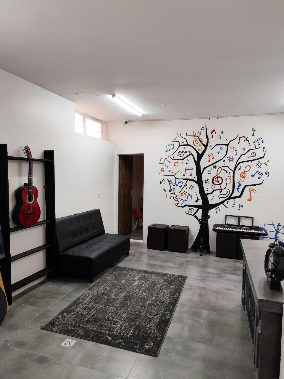 عکس آموزشگاه موسیقی فنی و حرفه ای قدرت سکوت