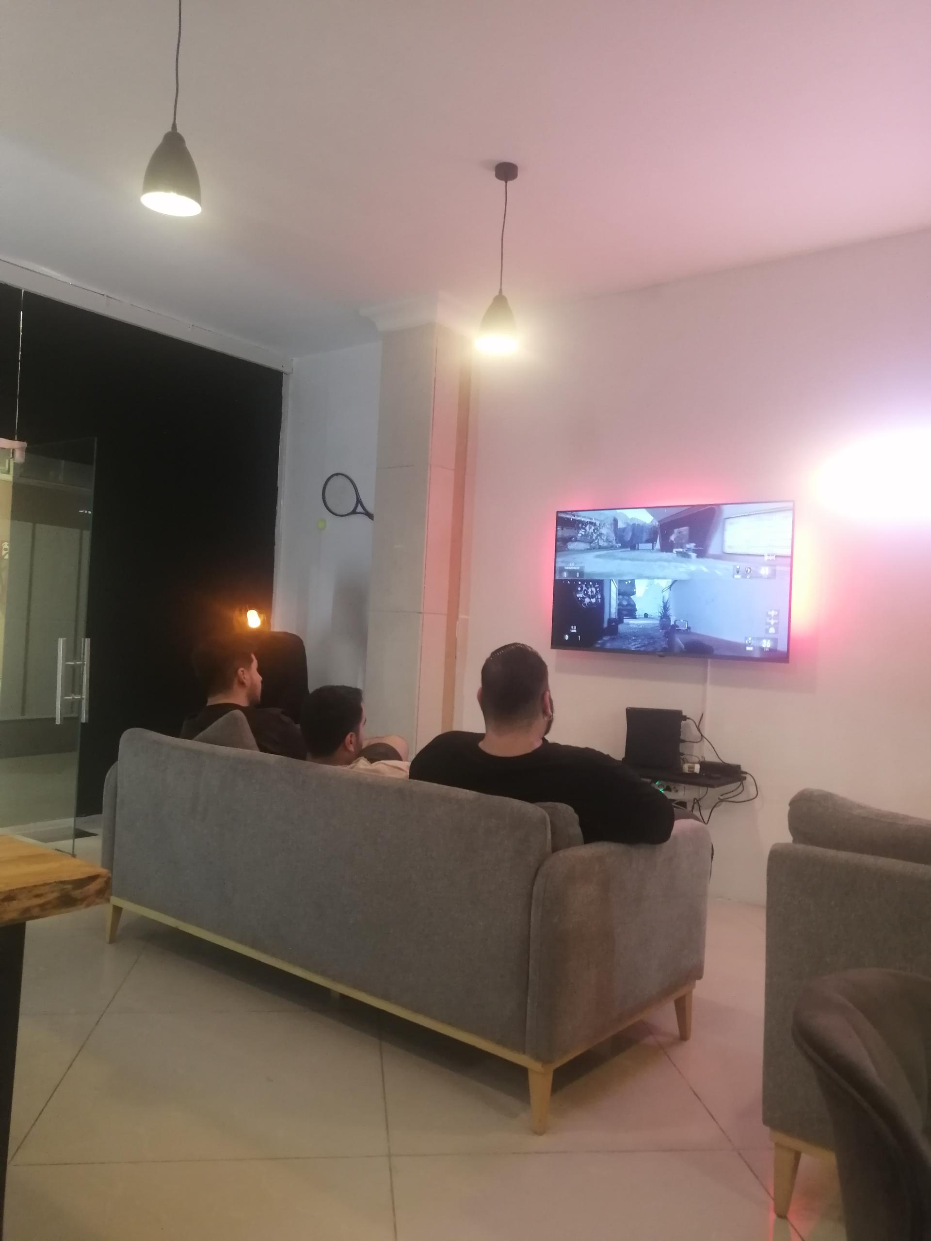 عکس کافه گیم لئو