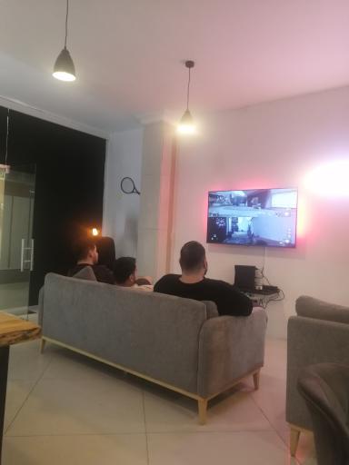 عکس کافه گیم لئو