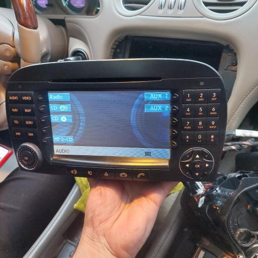 عکس تعمیرات تلوزیون و ضبط خودرو آرنیک