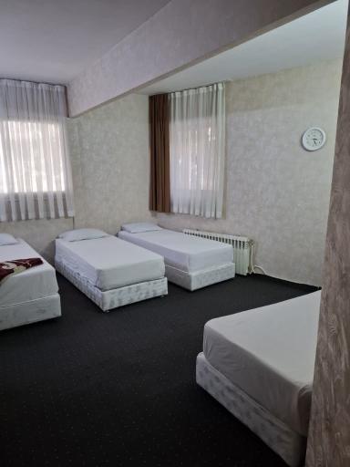 عکس خانه مسافر زین العابدین زاده