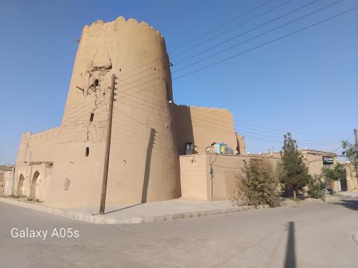 عکس قلعه تاریخی سنگان