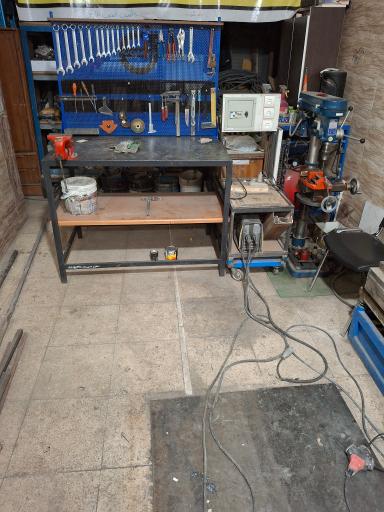 عکس کارگاه آهنگری حسین زاده