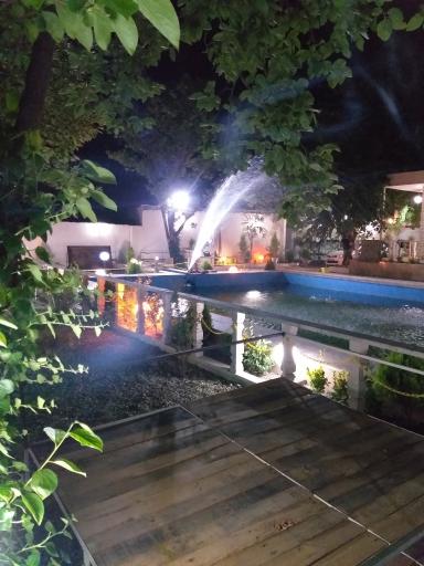 عکس باغ رستوران آرش