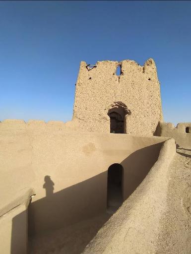 عکس قلعه تاریخی سنگان