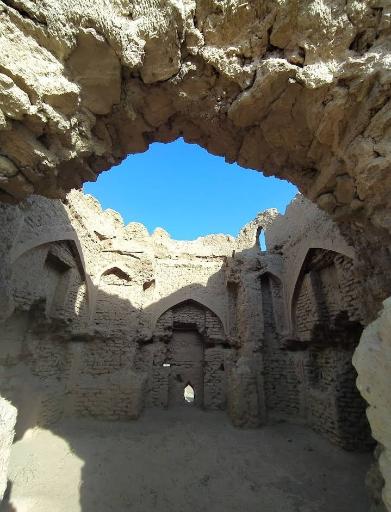 عکس قلعه تاریخی سنگان