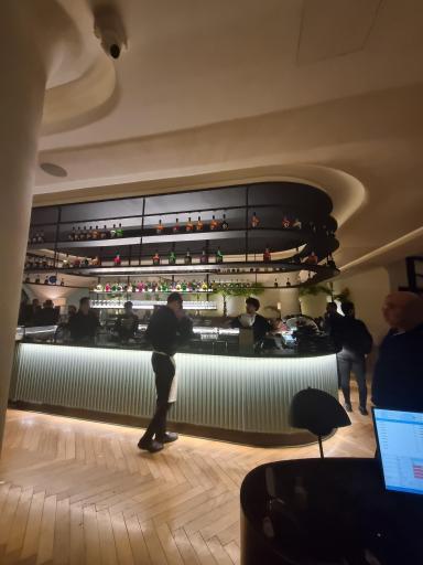 عکس رستوران هیلز