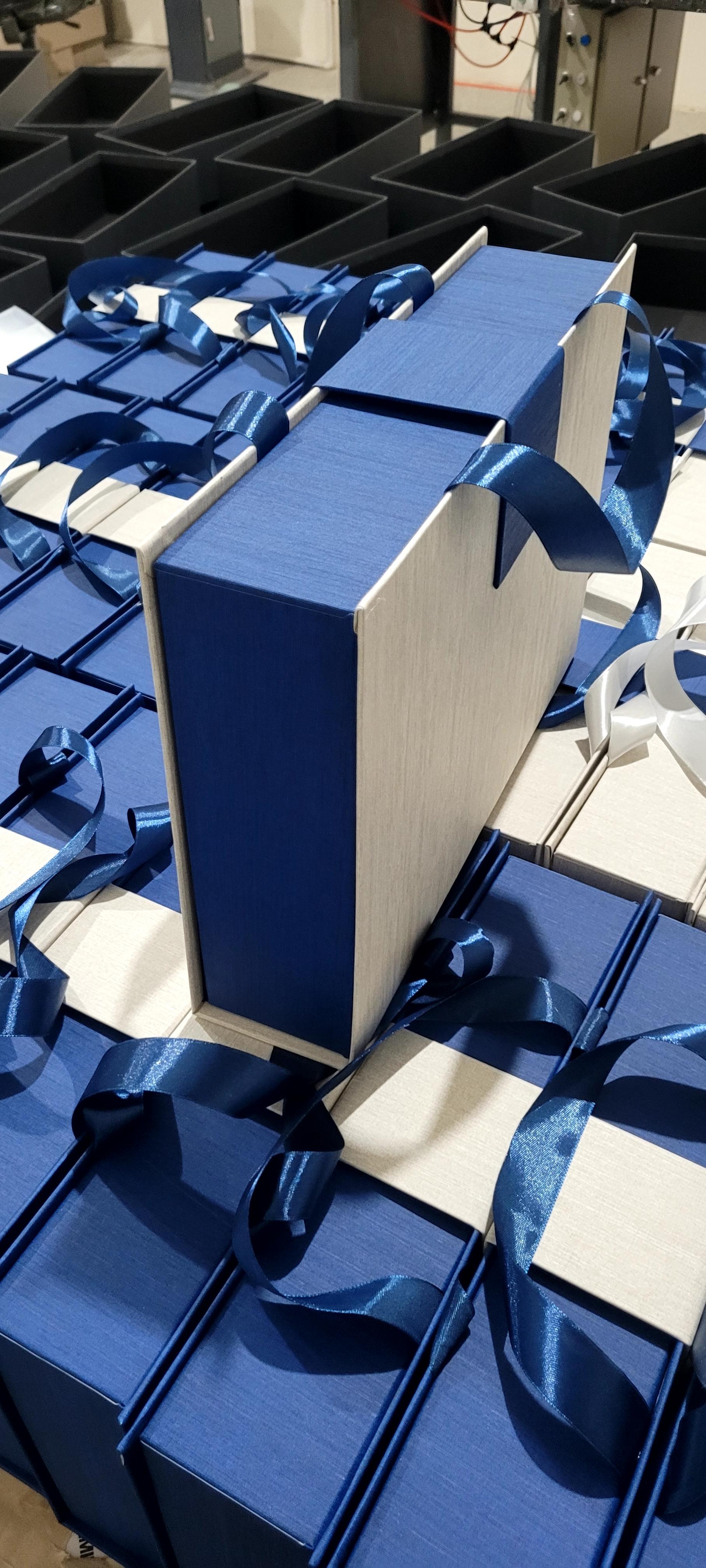 عکس مکعب طلائی 