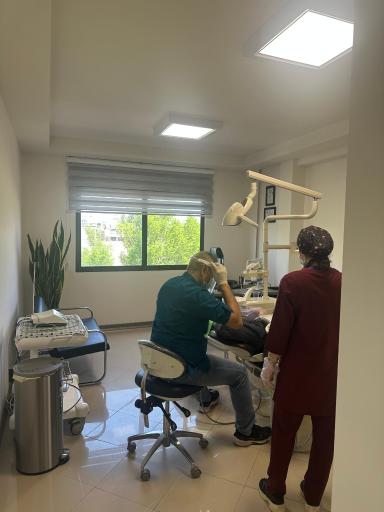 مطب دکتر شاهرخ شهابی متخصص دندانپزشکی