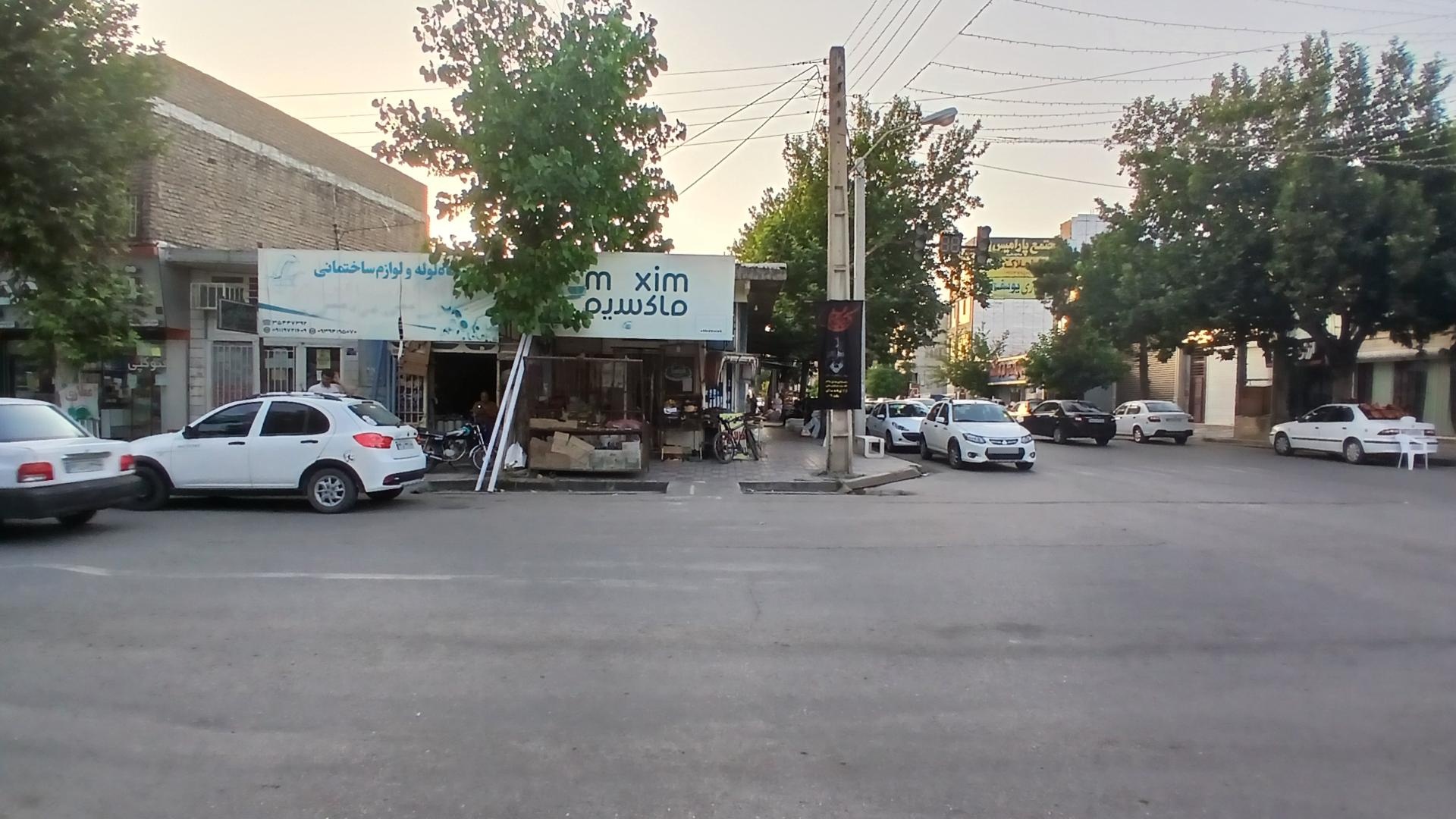 عکس سوپر مارکت خالی زاده