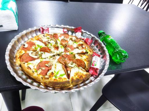 عکس پیتزا انرژی مثبت شعبه ۲