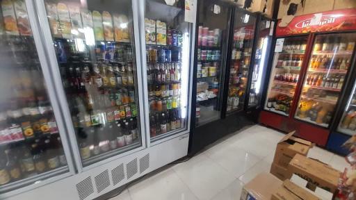 عکس هایپر مارکت مزگین