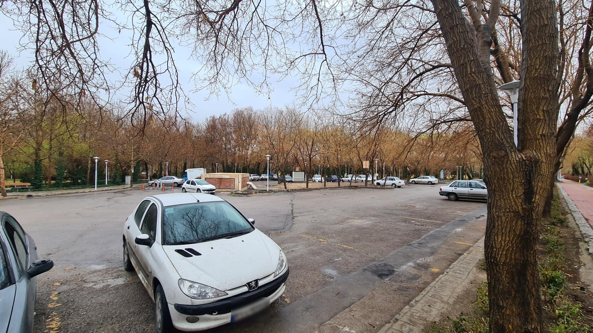 عکس پارکینگ پارک مشتاق