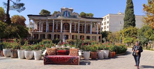 عکس باغ و عمارت شاپوری