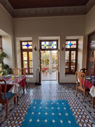 عکس باغ و عمارت شاپوری