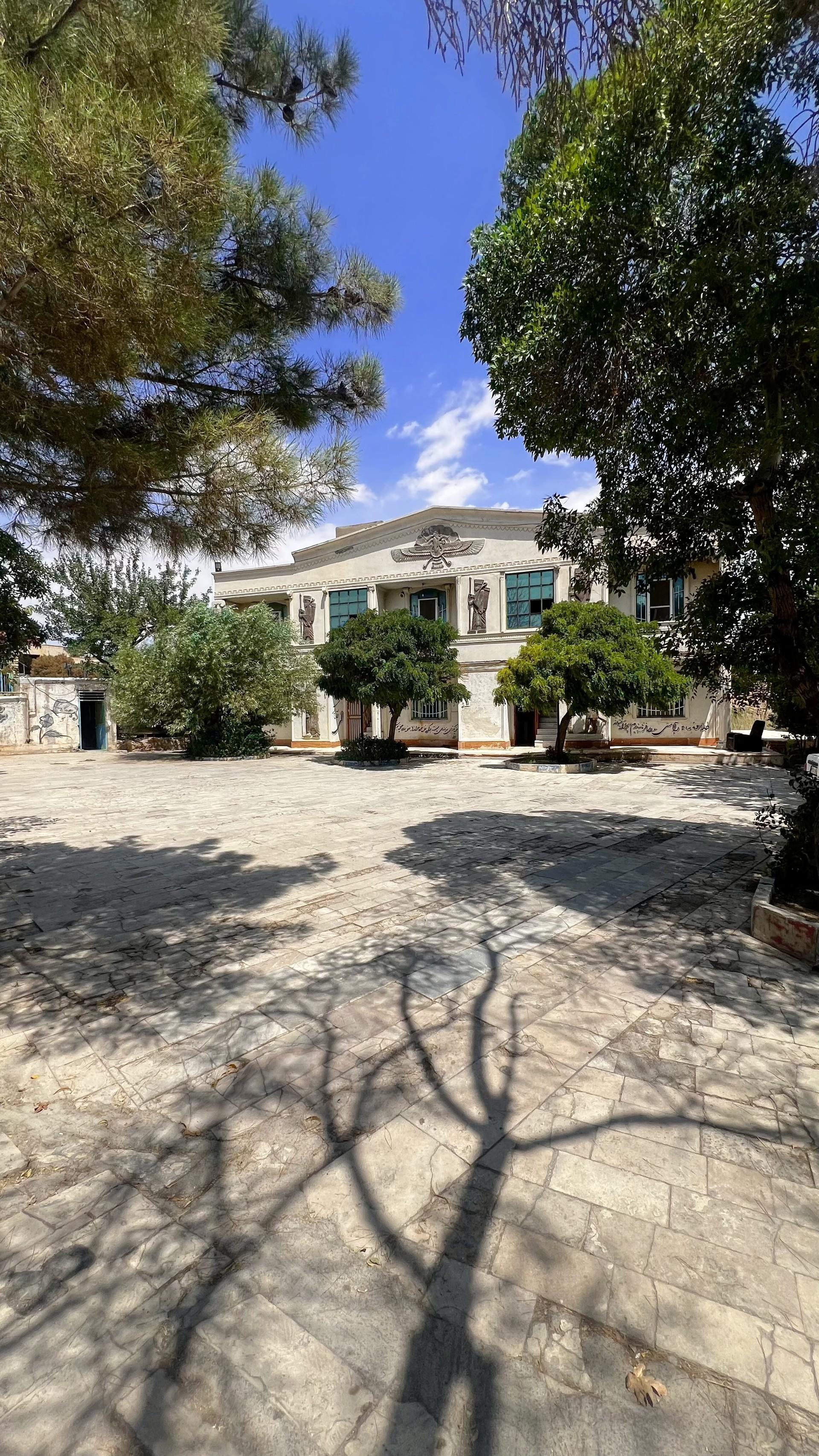 عکس متجمع آبدرمانی پاسارگاد