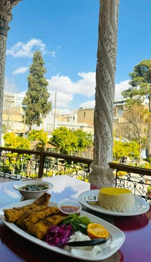 عکس باغ و عمارت شاپوری