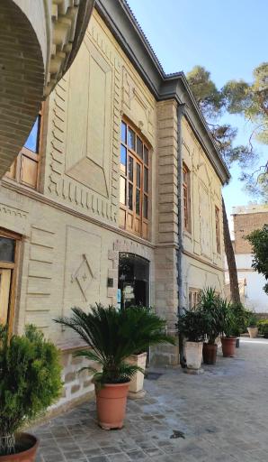 عکس باغ و عمارت شاپوری