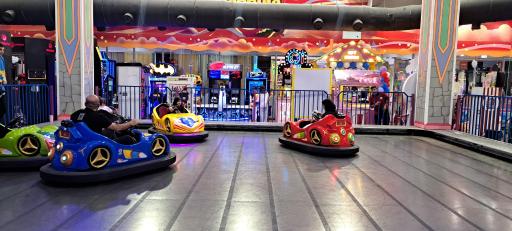 عکس شهربازی هپیلا