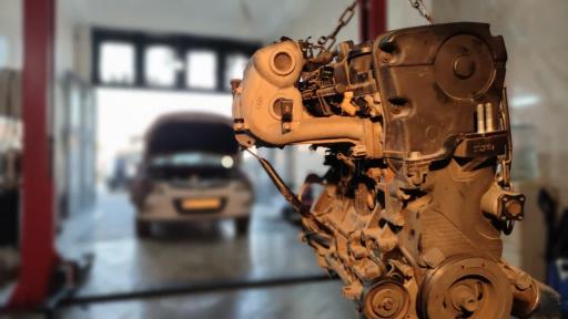 عکس خدمات خودرویی آبادگران 