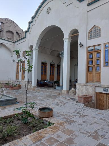 عکس هتل سرای باقی