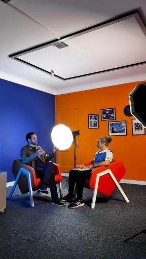 عکس استودیو تولید محتوا و مارکتینگ دیناین