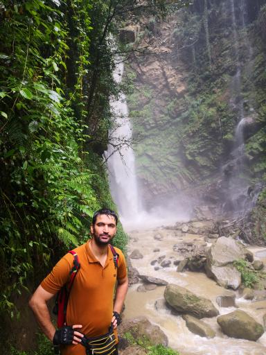 عکس آبشار گزو