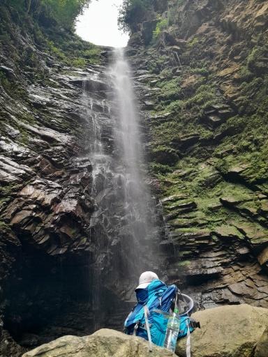 عکس آبشار گزو