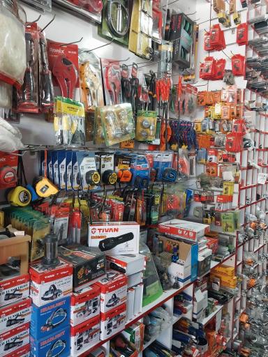 عکس فروشگاه ابزار و یراق نصر