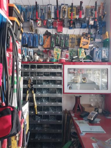 عکس فروشگاه ابزار و یراق نصر