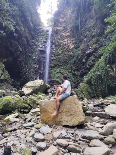 عکس آبشار گزو