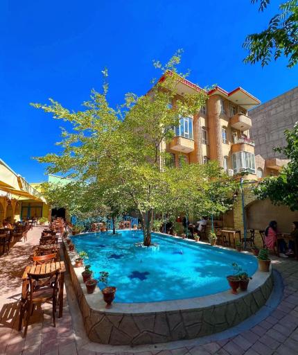 عکس عمارت فردوس