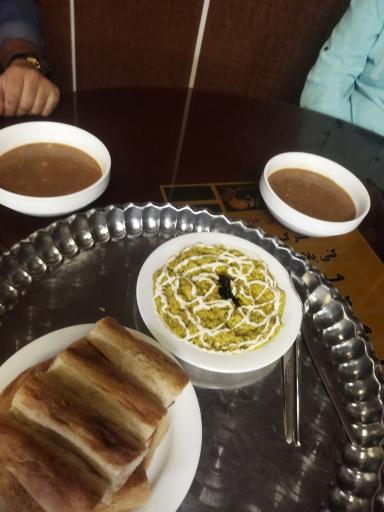 رستوران آش گزنه