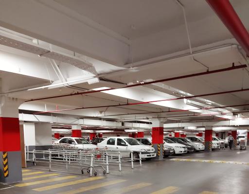 عکس پارکینگ عمومی هایپر استار